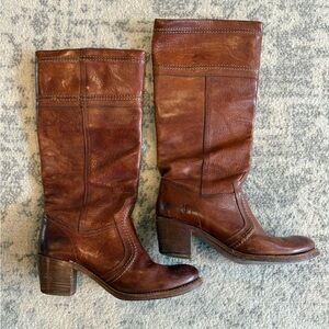 Frye Brown Heeled Boots with Stacked Heel and Vintage Look